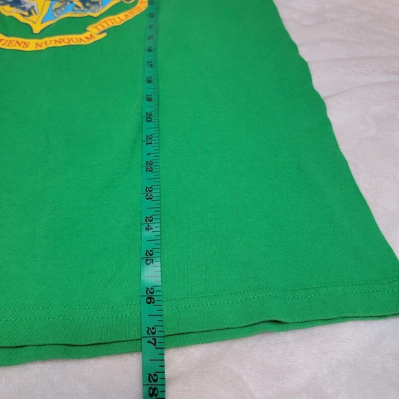 Hogwarts Crest Mens Tshirt Green Medium - Picture 5 of 5